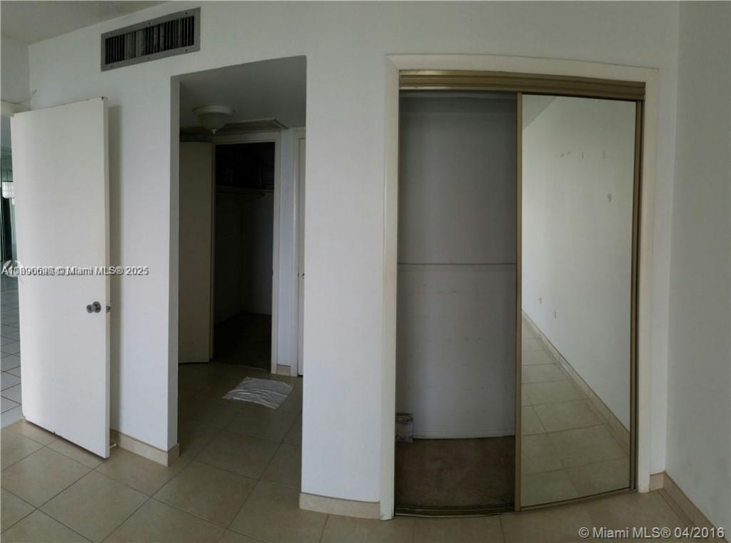 5555 Collins Ave, Unit 11U, Miami Beach, FL 33140 Photo