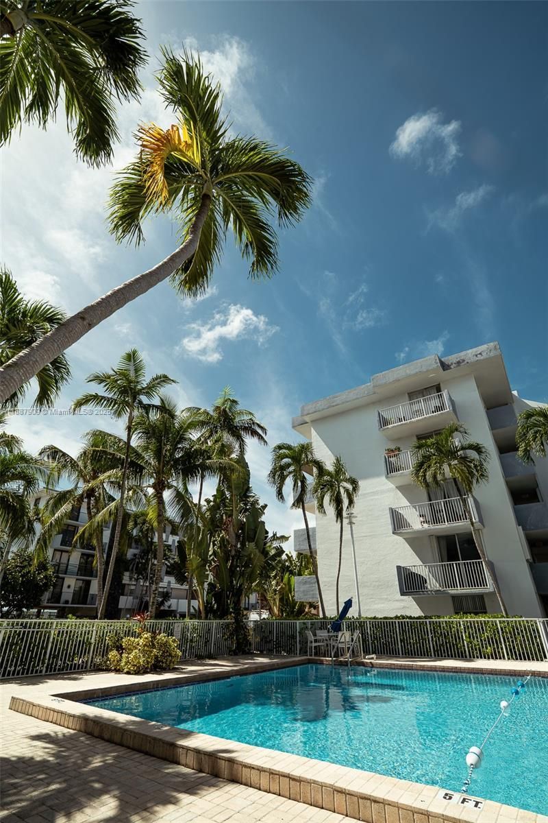 1801 S Treasure Dr, Unit 526, North Bay Village, FL 33141 Photo