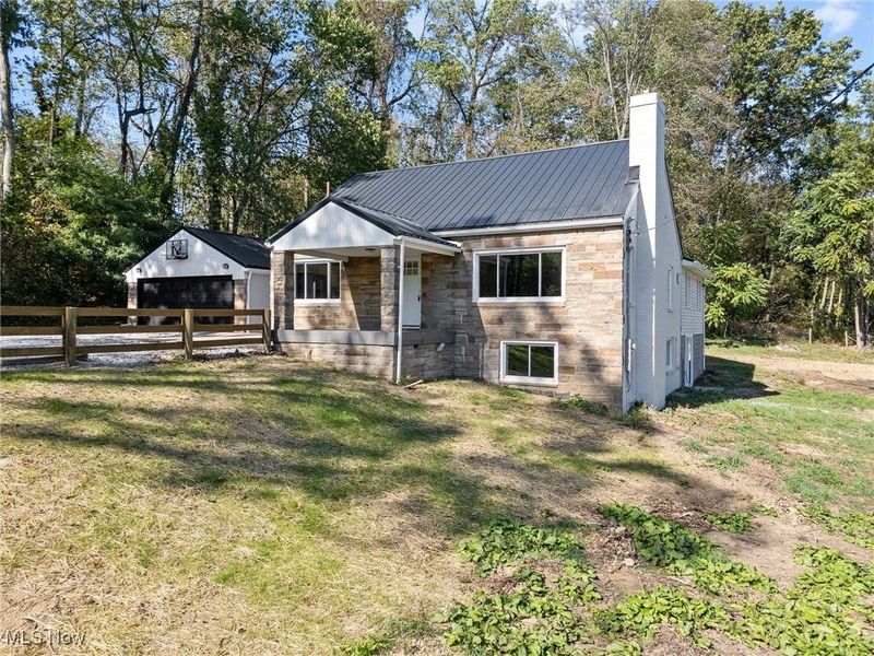 1043 Krumroy Road, Akron, OH 44306 Photo 3