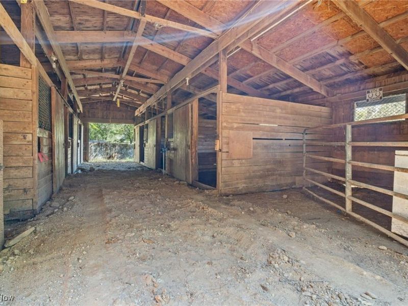 1043 Krumroy Road, Akron, OH 44306 Photo 35