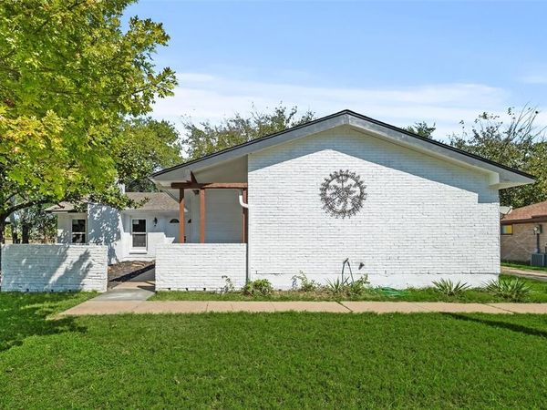 707 Live Oak Court, Red Oak, TX 75154