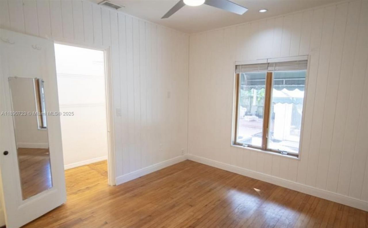 3050 Alton Rd, Miami Beach, FL 33140 Photo