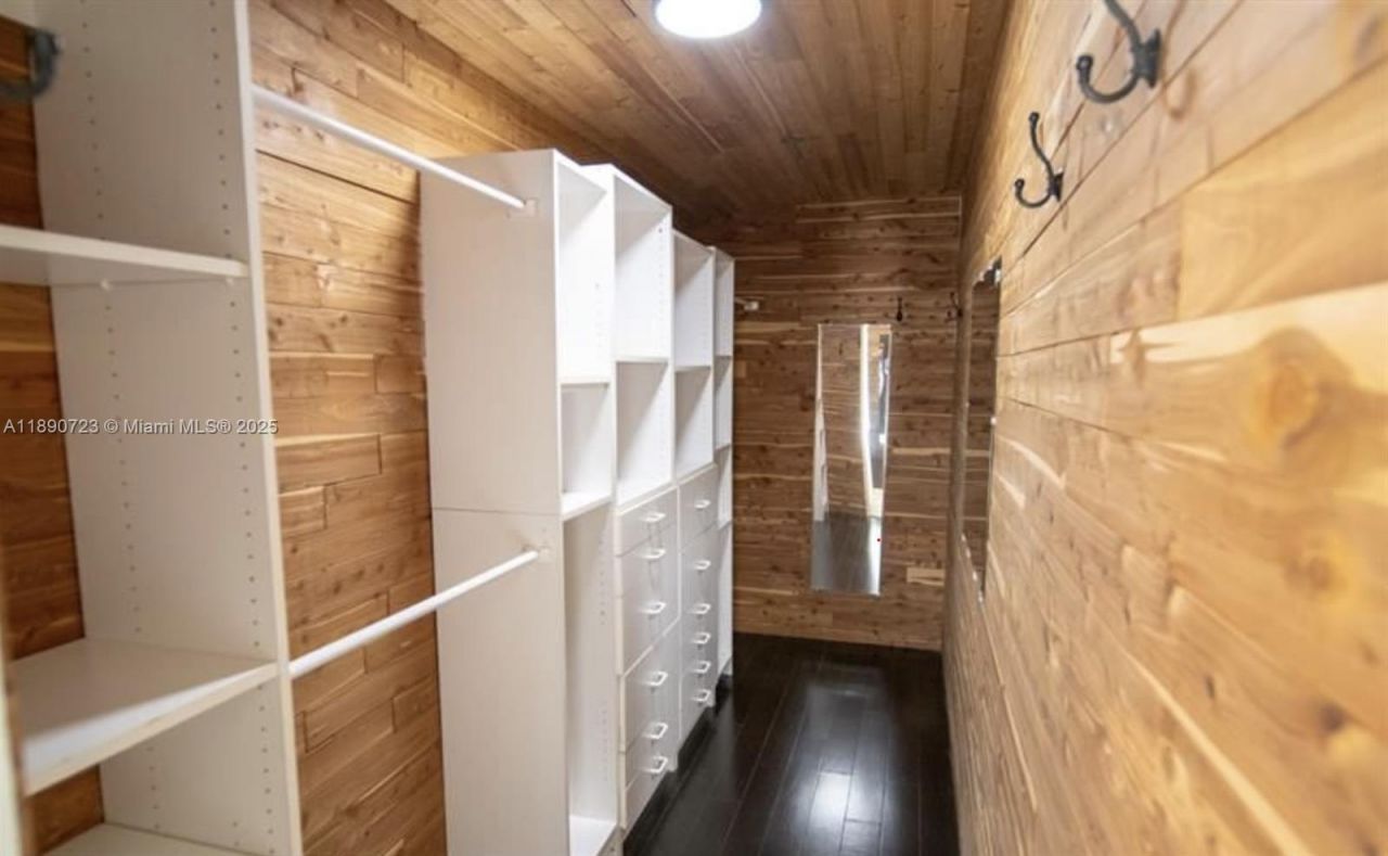 3050 Alton Rd, Miami Beach, FL 33140 Photo