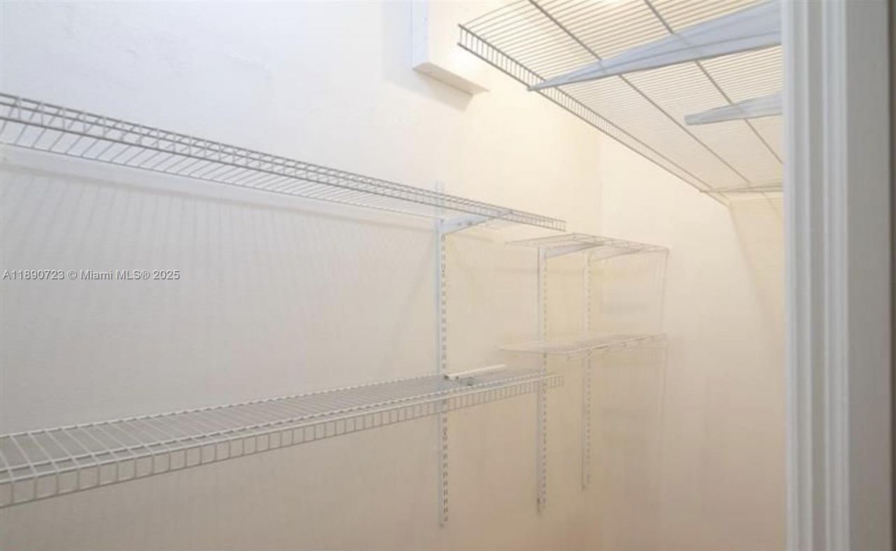 3050 Alton Rd, Miami Beach, FL 33140 Photo