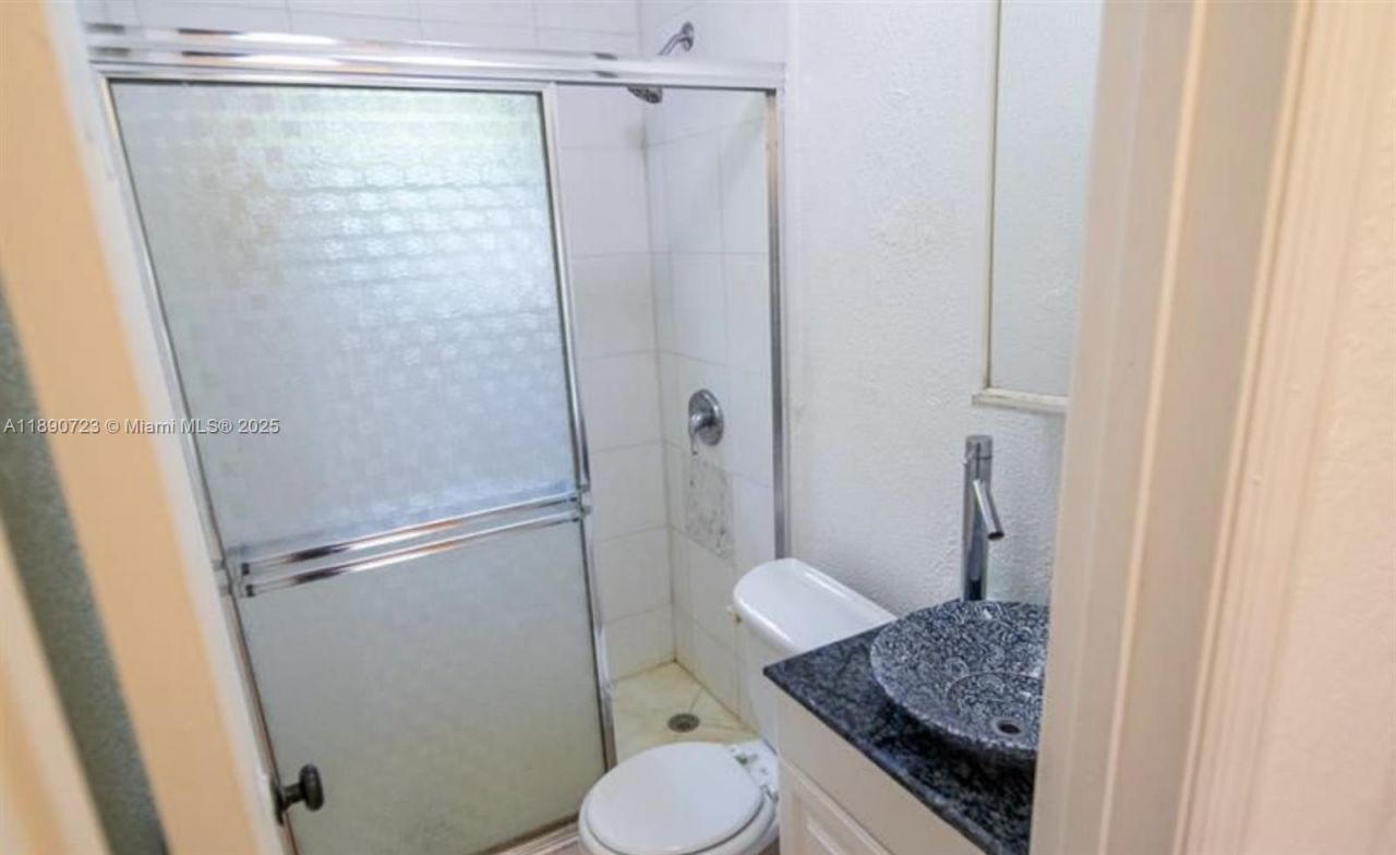 3050 Alton Rd, Miami Beach, FL 33140 Photo