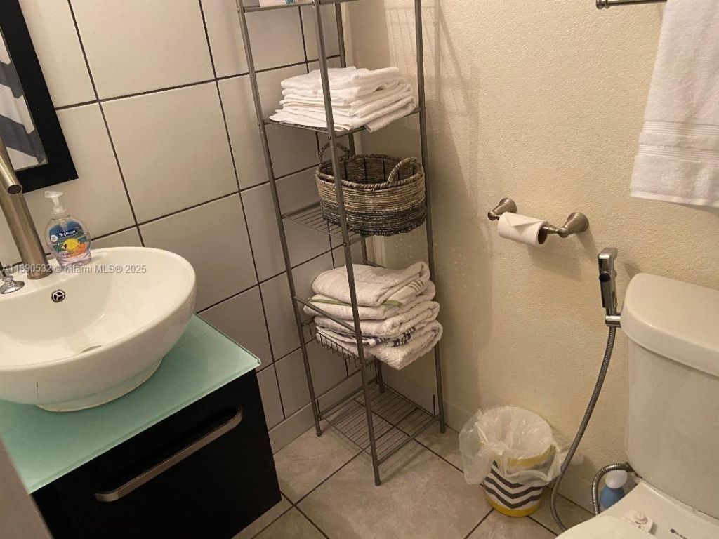 2560 S Ocean Blvd, Unit 312, Palm Beach, FL 33480 Photo