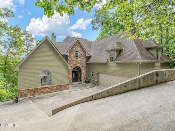 455 S Shorewood Lane, Caryville, TN 37714