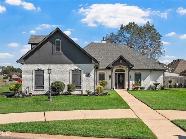 445 Dogwood South Lane, Haughton, LA 71037