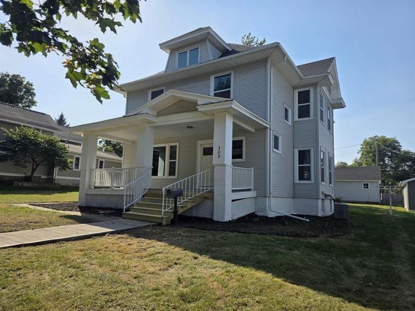 305 Broad Street, Reinbeck, IA 50669