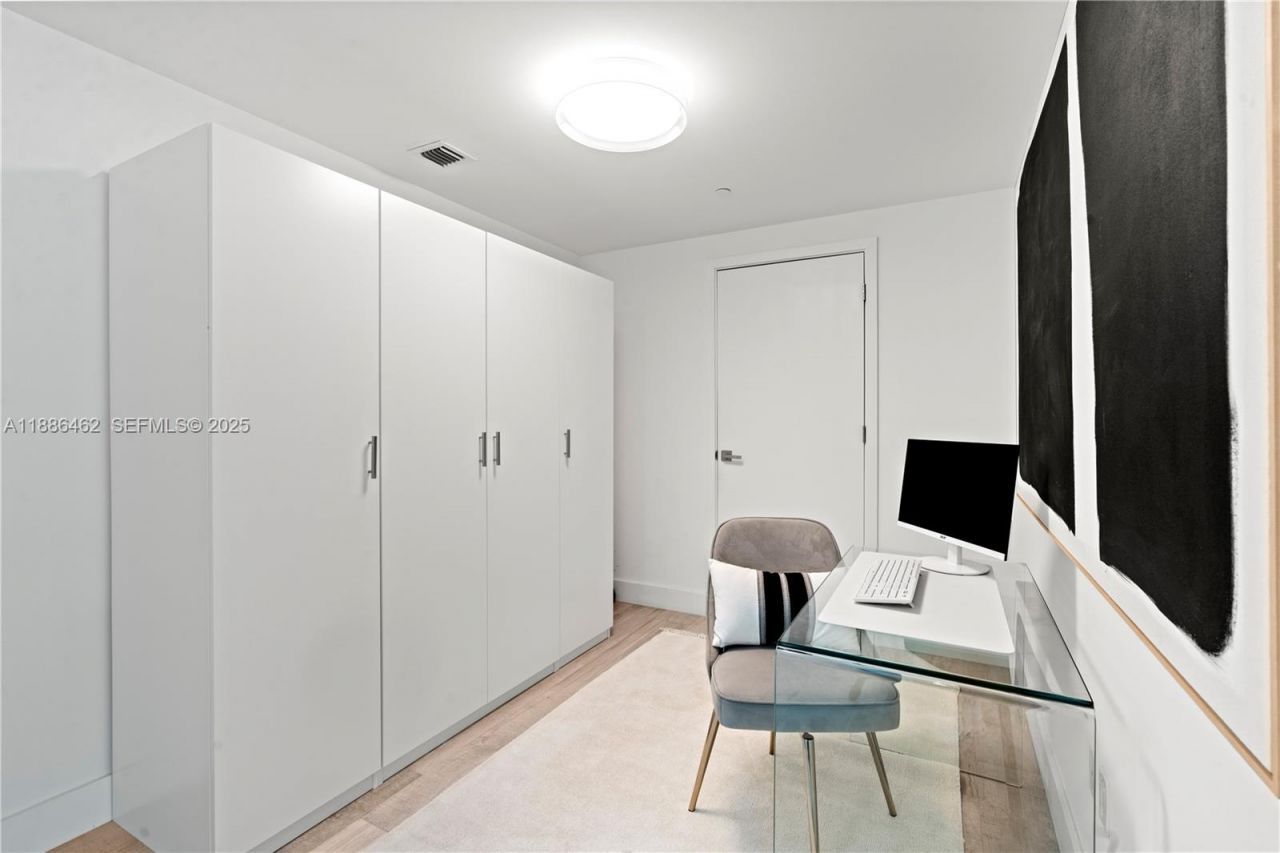 1080 Brickell Ave, Unit 2606, Miami, FL 33131 Photo