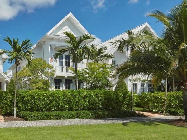 909 10th AVE S, NAPLES, FL 34102