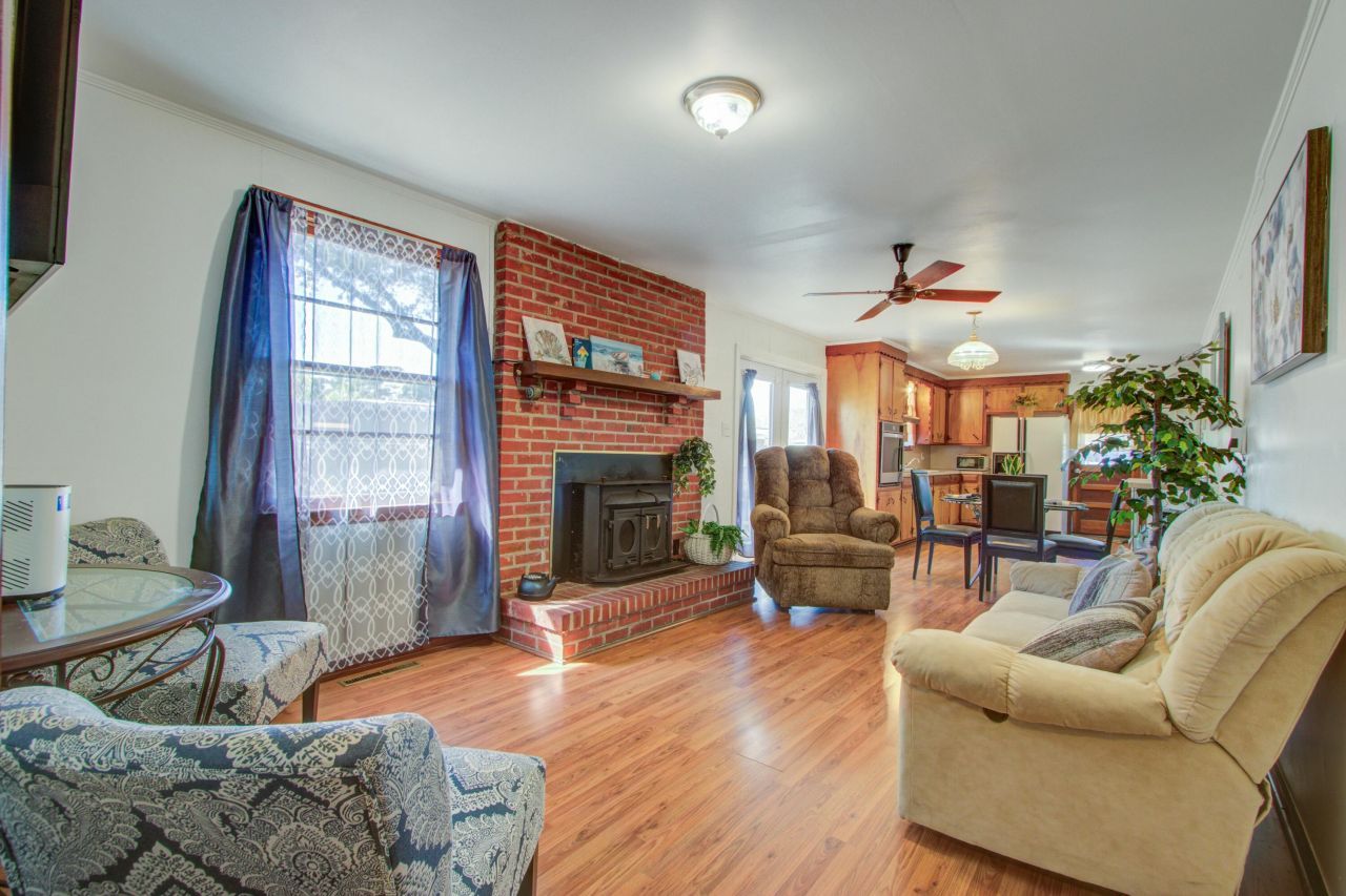 1925 Belgrade Avenue Photo 10