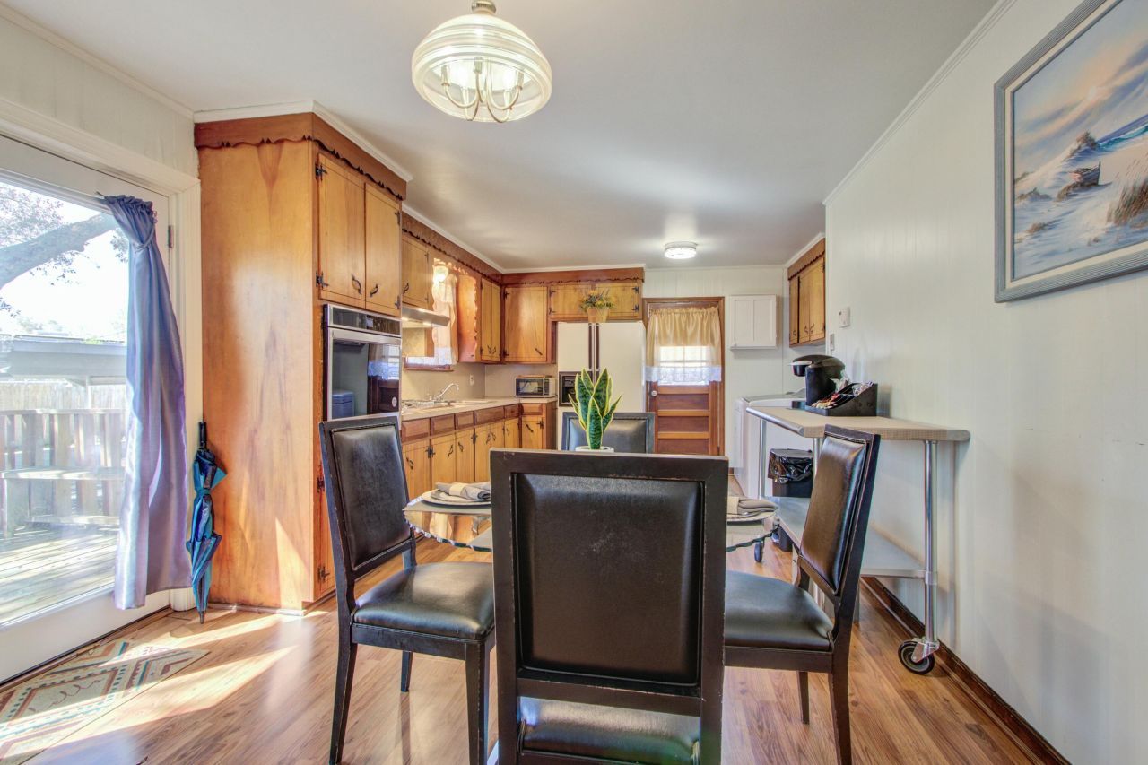 1925 Belgrade Avenue Photo 13