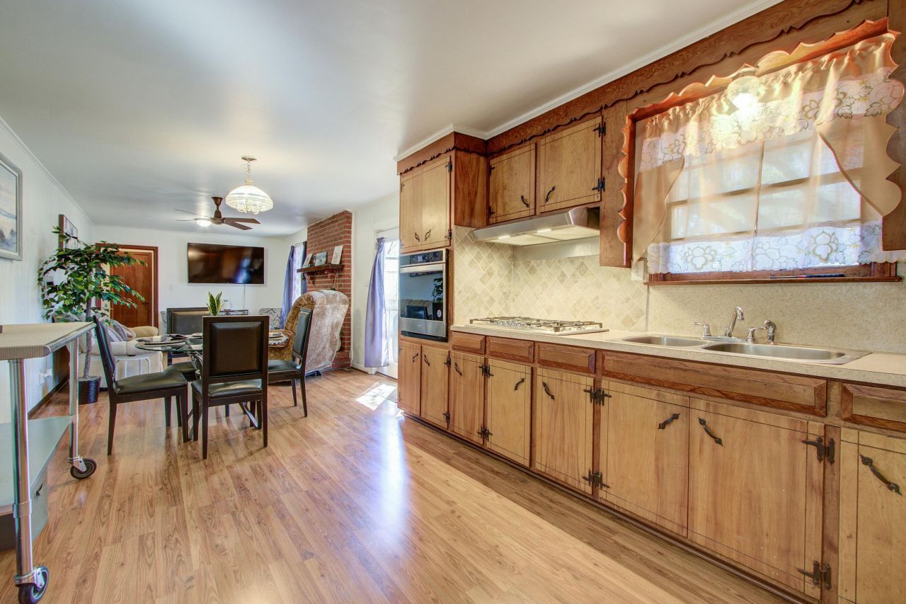 1925 Belgrade Avenue Photo 18