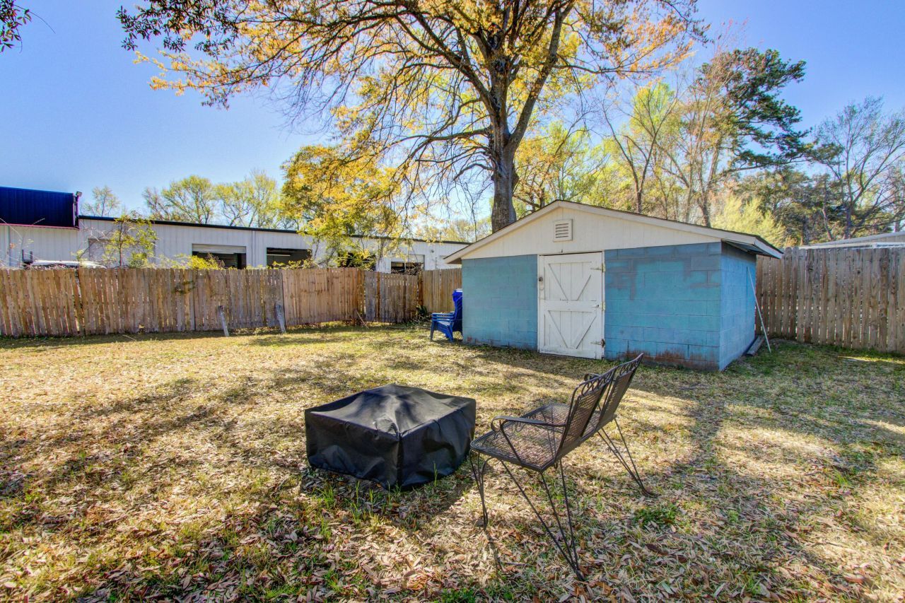 1925 Belgrade Avenue Photo 29