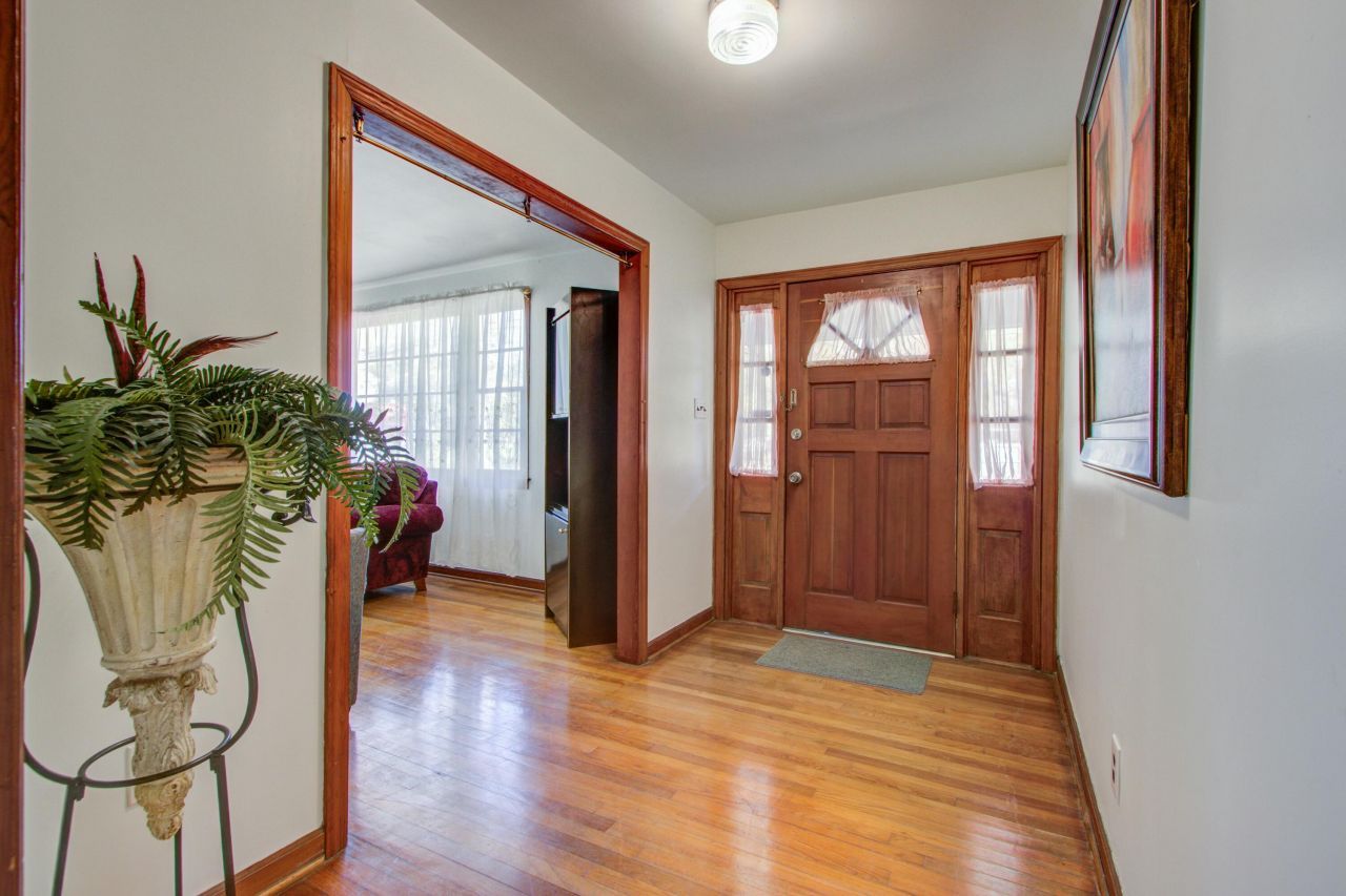 1925 Belgrade Avenue Photo 6