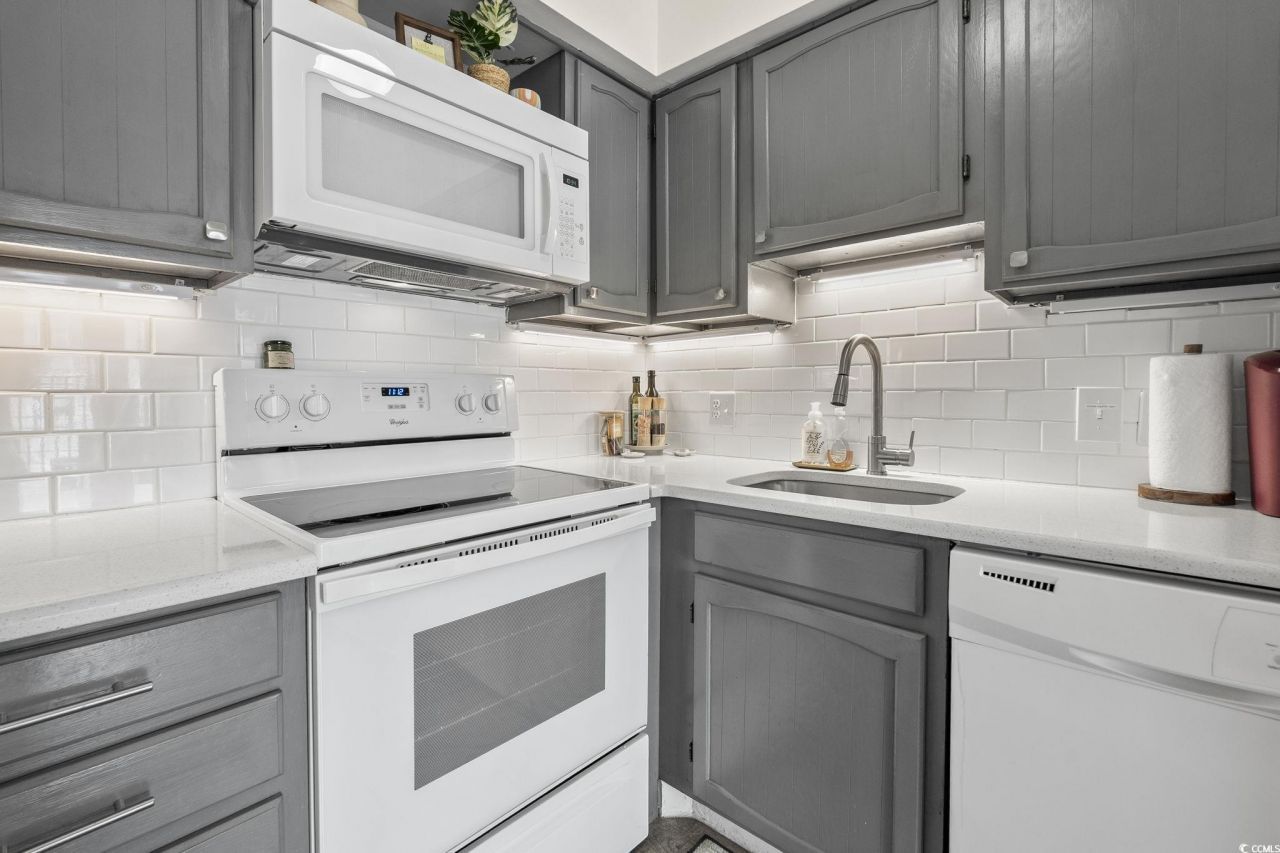 301 N Waccamaw Dr. Photo 16