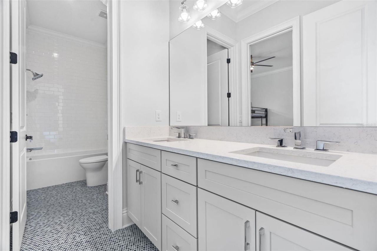 242 Estado Way Ne, Saint Petersburg, FL 33704 Photo