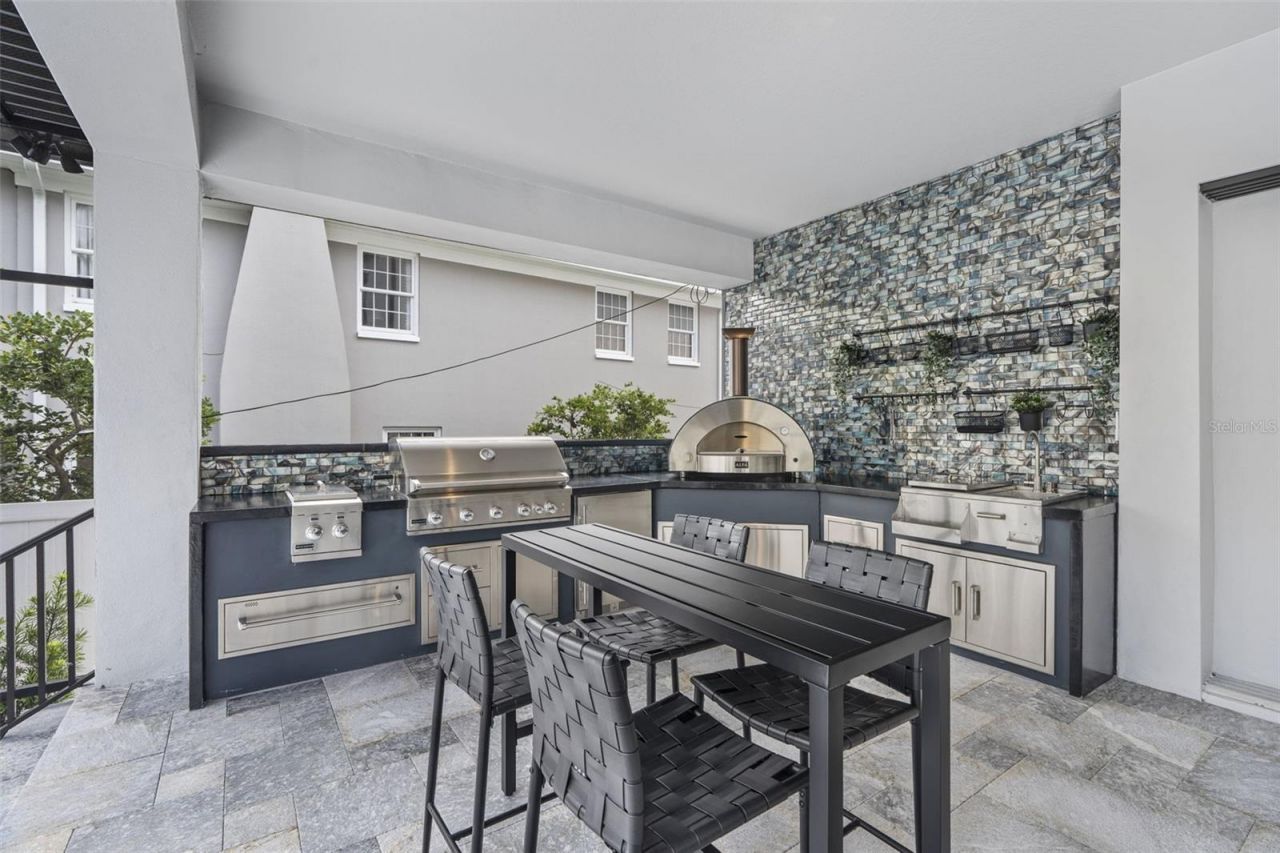 242 Estado Way Ne, Saint Petersburg, FL 33704 Photo