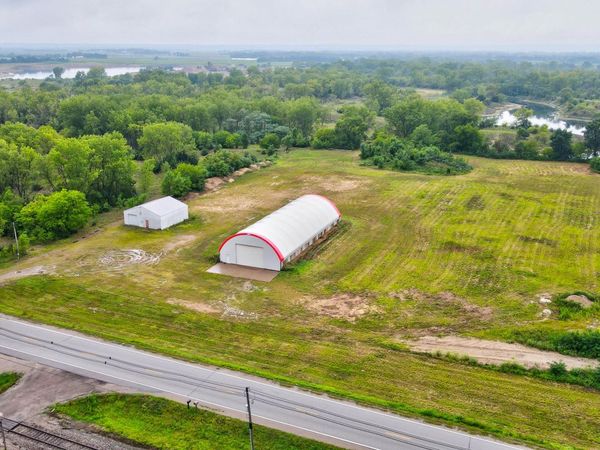 2580 PETTIBONE AVE, Muscatine, IA 52761