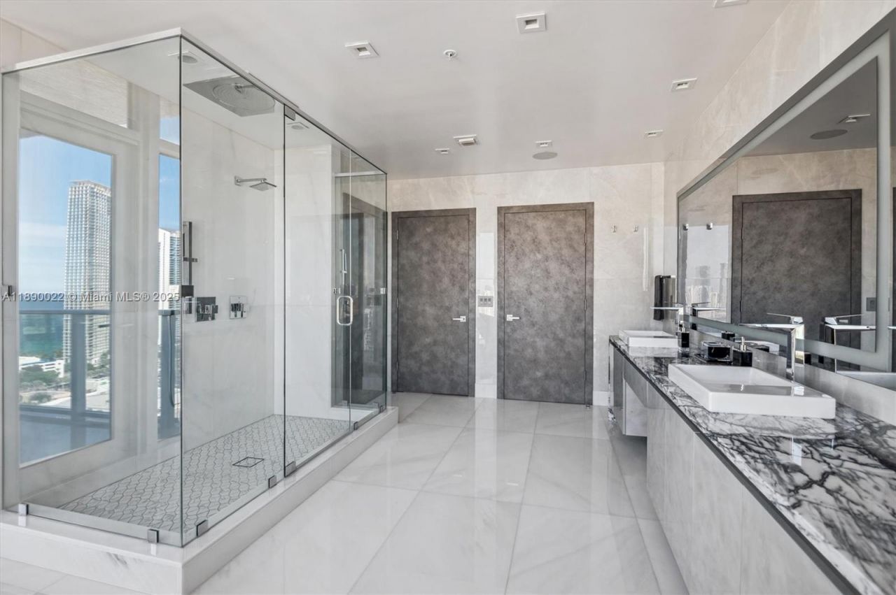 330 Sunny Isles Blvd, Unit 5-UPH04, Sunny Isles Beach, FL 33160 Photo