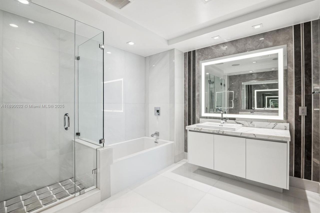 330 Sunny Isles Blvd, Unit 5-UPH04, Sunny Isles Beach, FL 33160 Photo