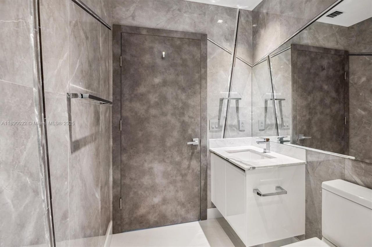 330 Sunny Isles Blvd, Unit 5-UPH04, Sunny Isles Beach, FL 33160 Photo