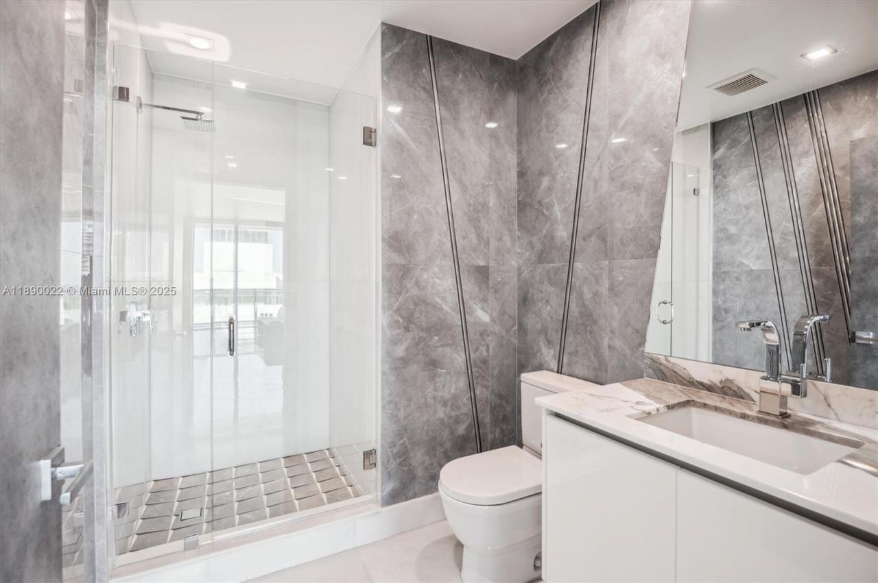 330 Sunny Isles Blvd, Unit 5-UPH04, Sunny Isles Beach, FL 33160 Photo