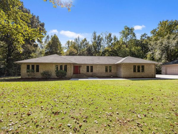 123 Farmington Road, Grimesland, NC 27837