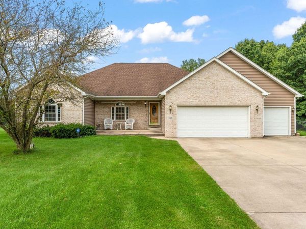748 N 200 W, Valparaiso, IN 46385