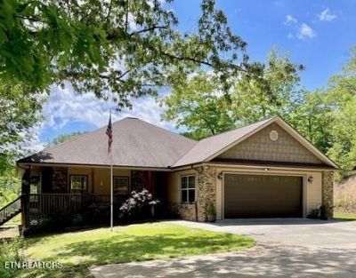 1033 Shell Mountain Rd Sevierville, TN 37876