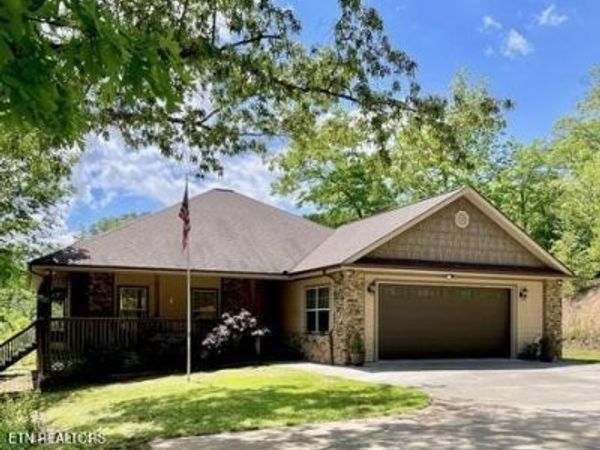 1033 Shell Mountain Rd, Sevierville, TN 37876