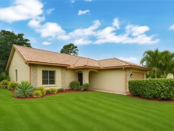 241 Saint James WAY, NAPLES, FL 34104