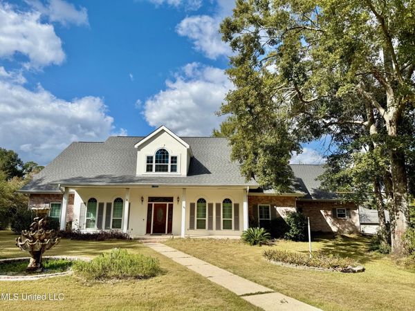 79293 E Diamondhead Drive, Diamondhead, MS 39525