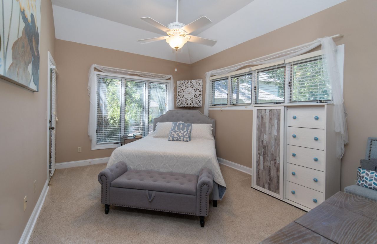 4679 Tennis Club Lane Photo 4