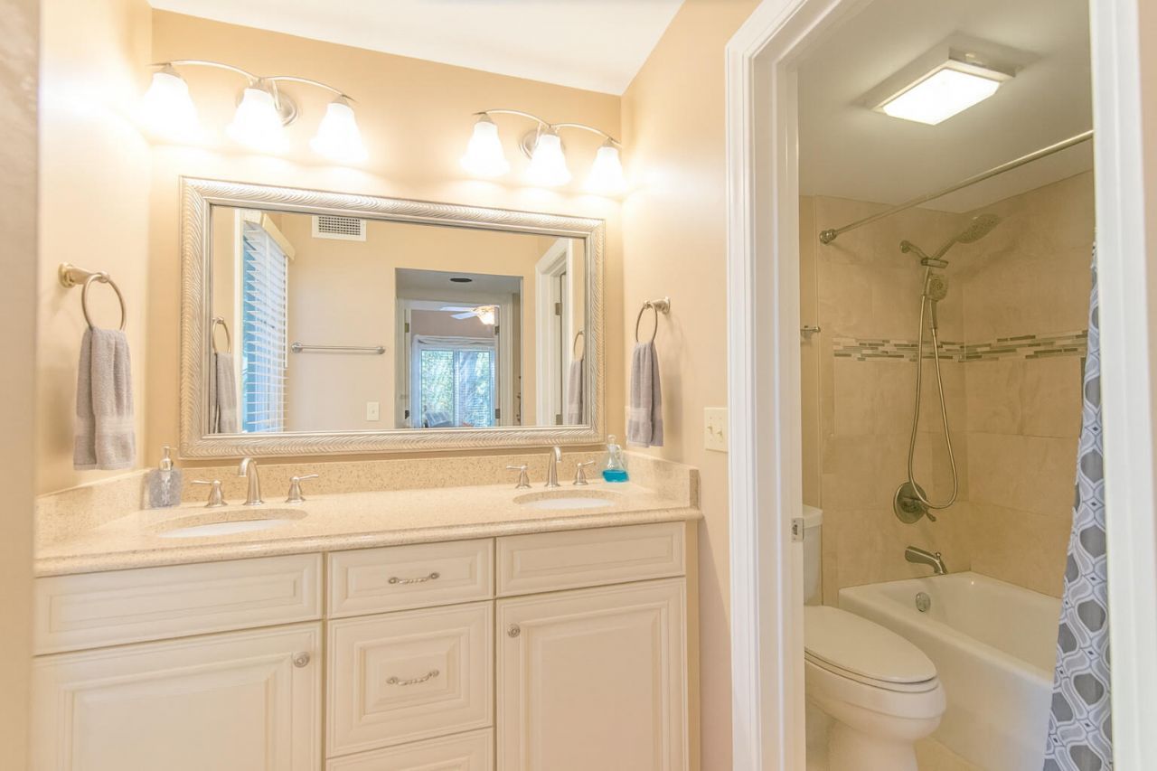 4679 Tennis Club Lane Photo 6