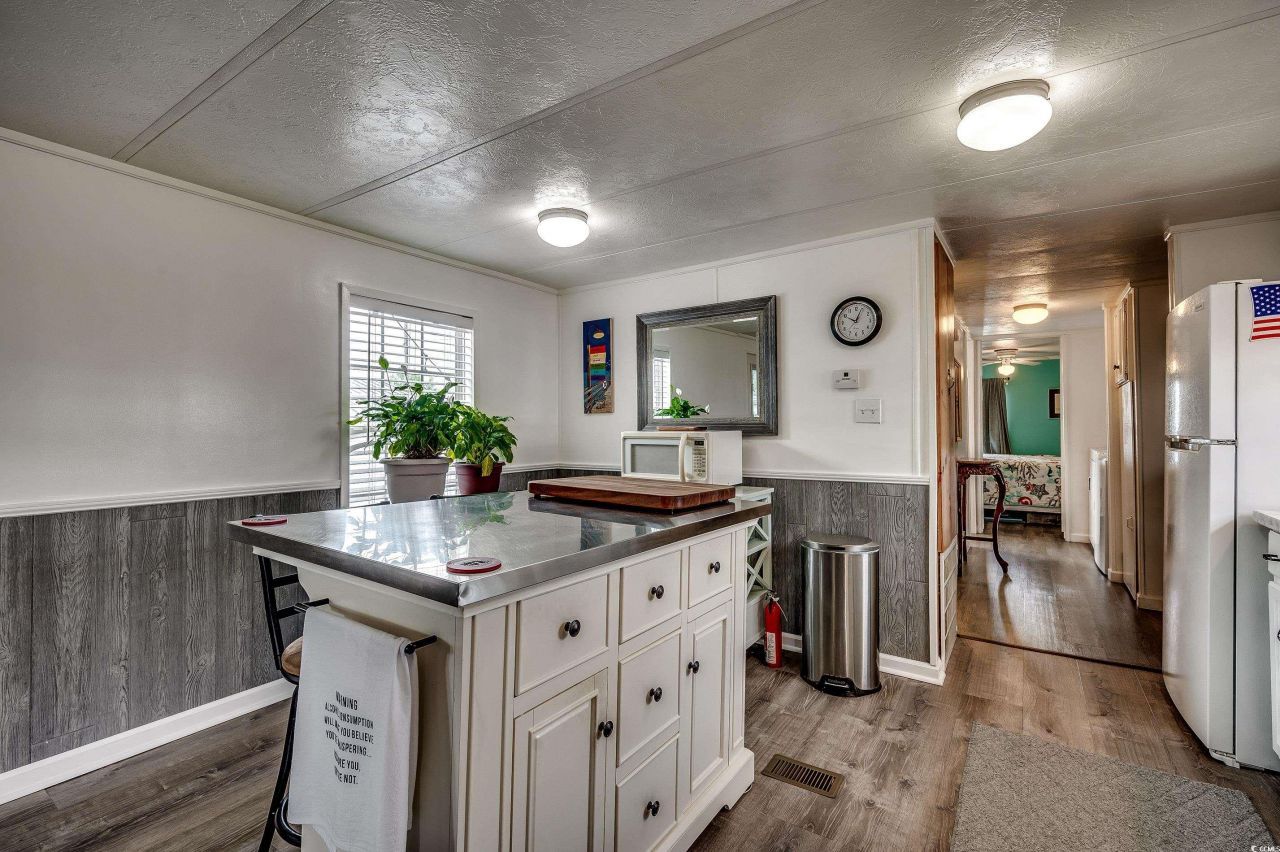 1505 Gardenia Ave. Photo 7