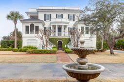 5504 Stonoview Drive photo 4