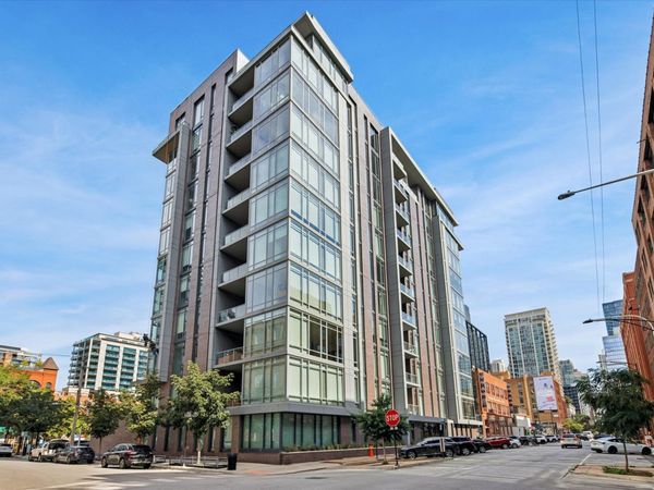360 W Erie Street, Unit 9A, Chicago, IL 60654