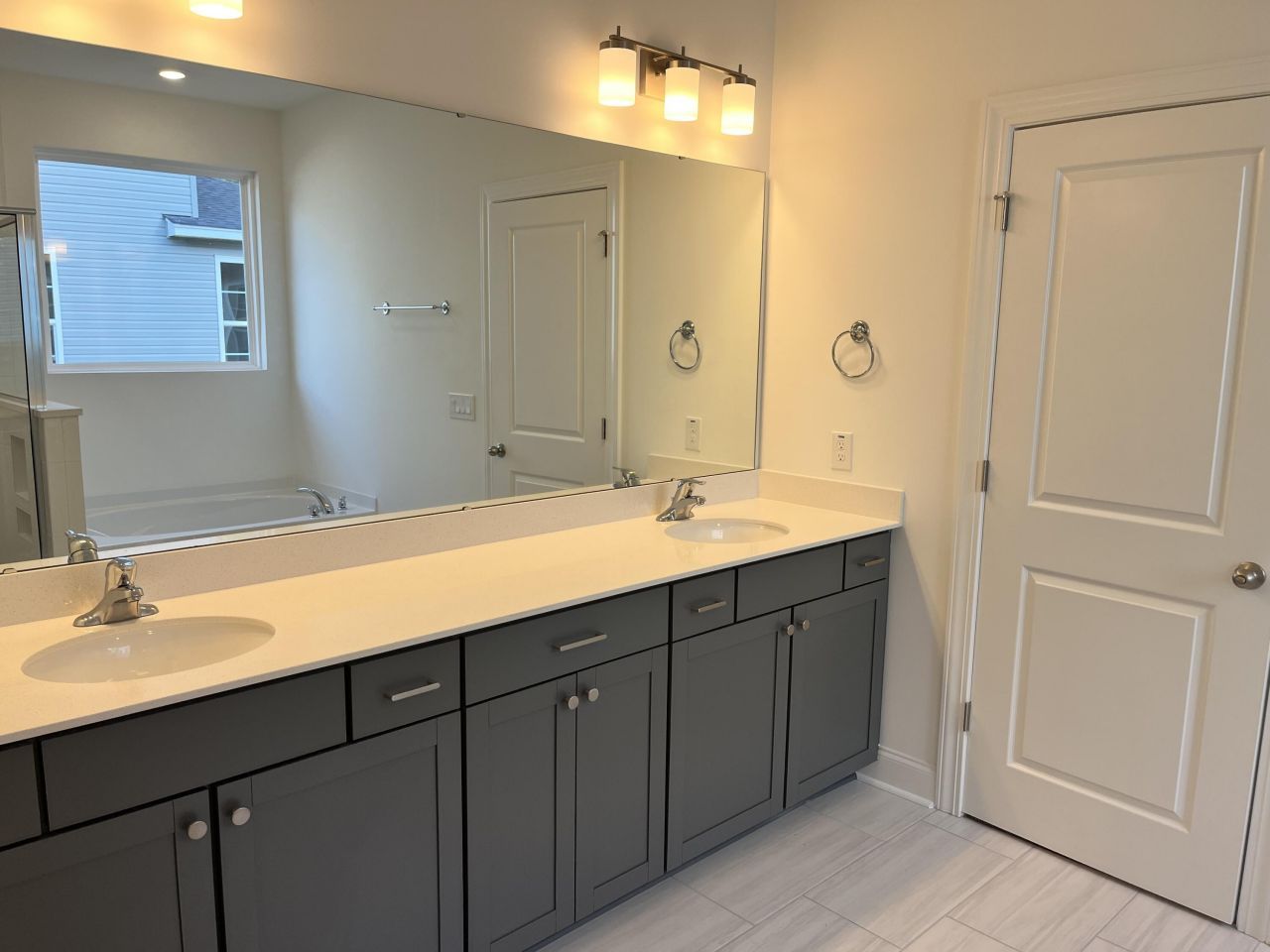 221 Creek Pointe Drive Photo 18