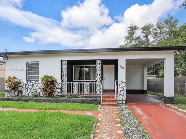 740 NW 42nd St, Miami, FL 33127