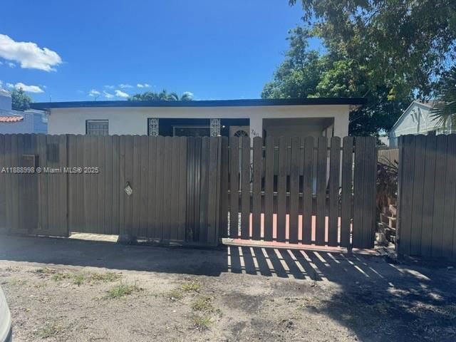 740 NW 42nd St, Miami, FL 33127 Photo