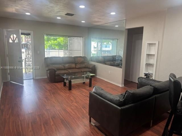 740 NW 42nd St, Miami, FL 33127 Photo