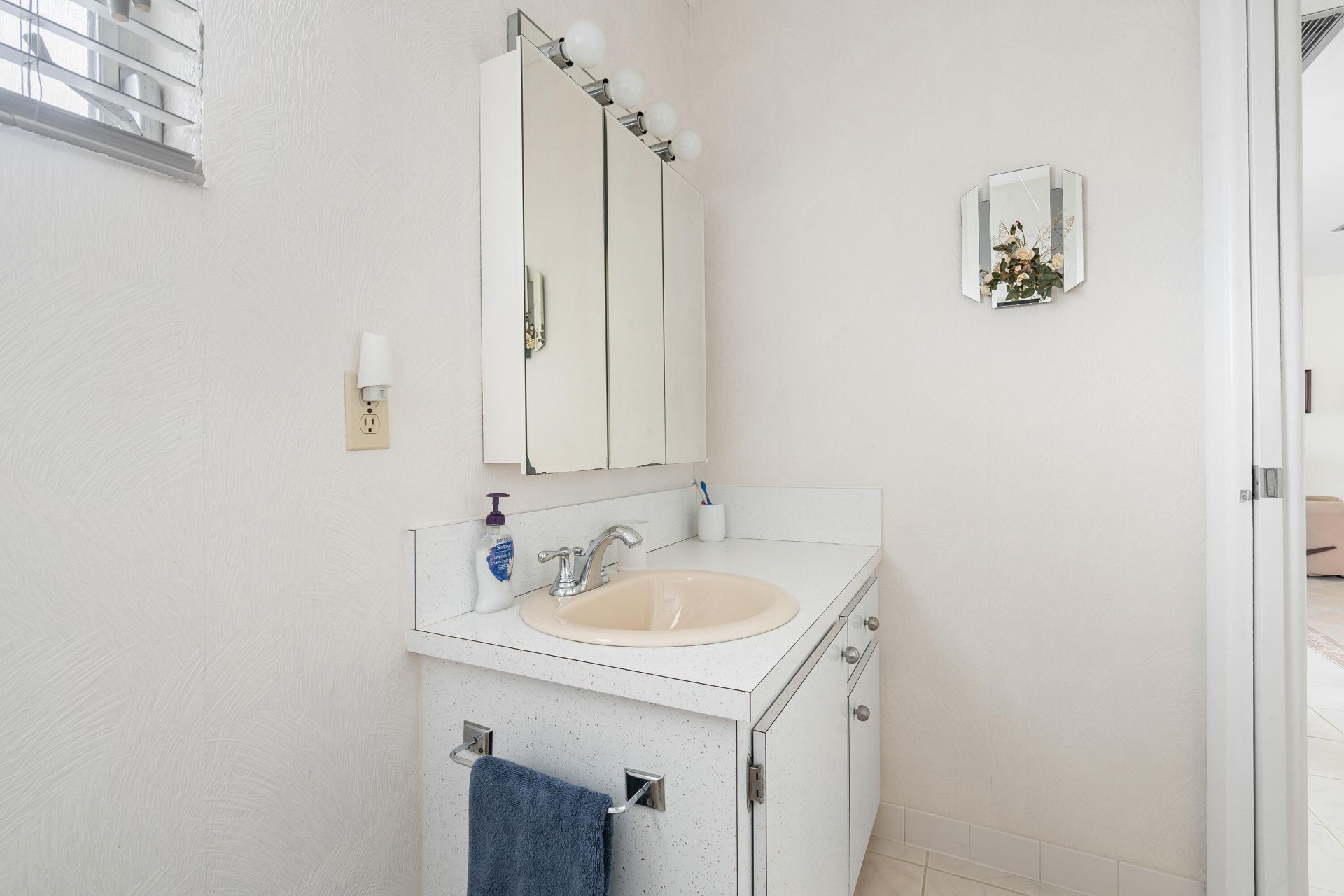 2832 W Crosley Drive, Unit E, West Palm Beach, FL 33415 Photo