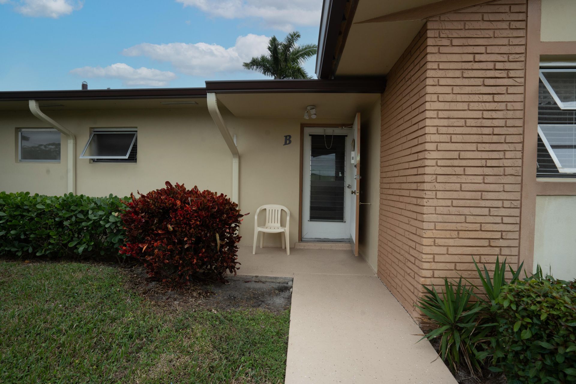 2822 Crosley Drive W, Unit B, West Palm Beach, FL 33415 Photo