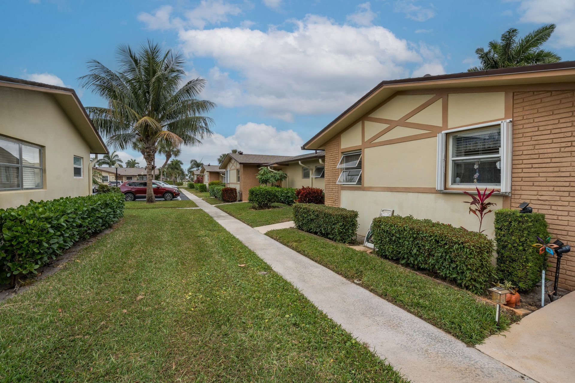 2822 Crosley Drive W, Unit B, West Palm Beach, FL 33415 Photo