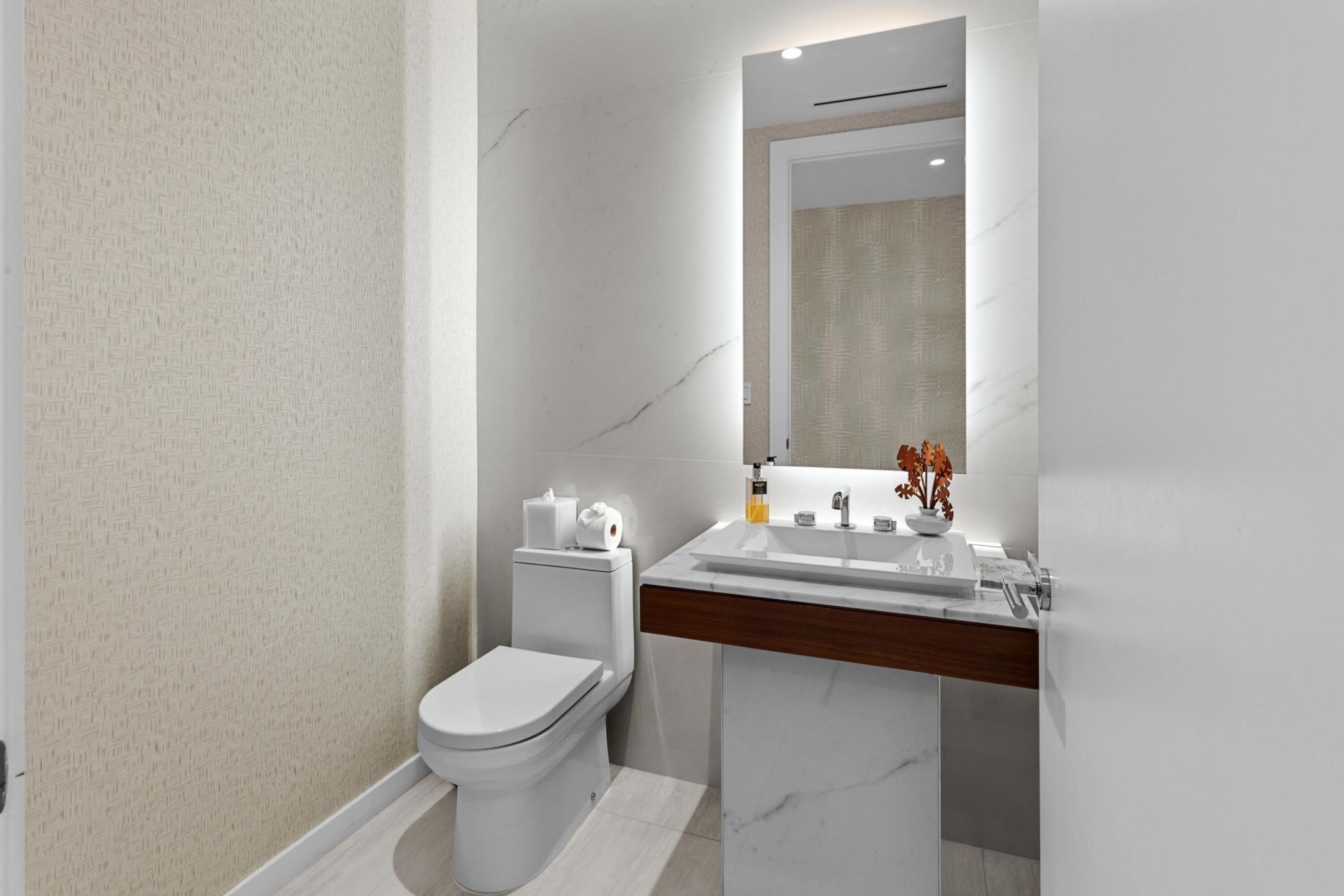 200 SE Mizner Boulevard, Unit 518, Boca Raton, FL 33432 Photo