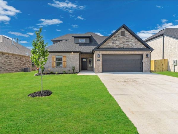 7001 SW Basswood Avenue, Bentonville, AR 72713