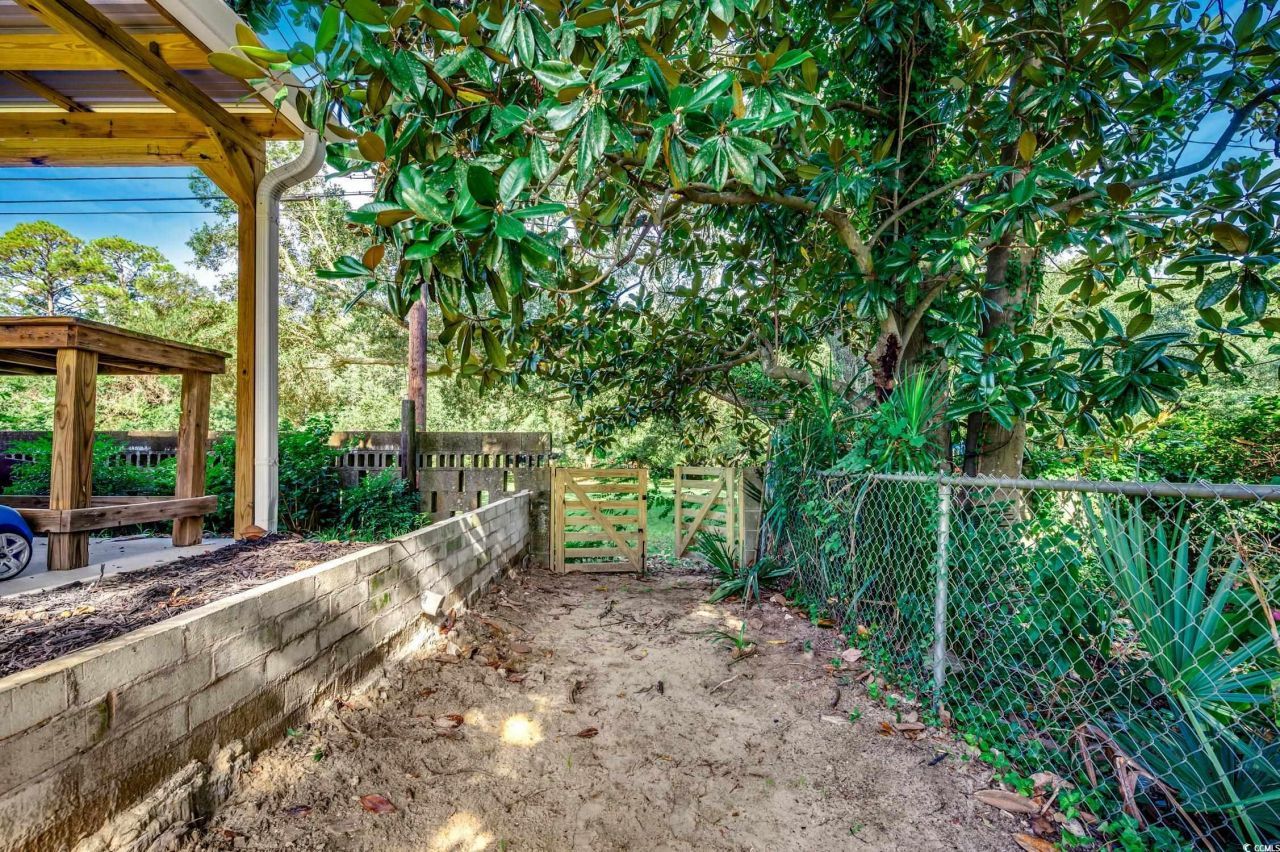 635 Magnolia Dr. Photo 38