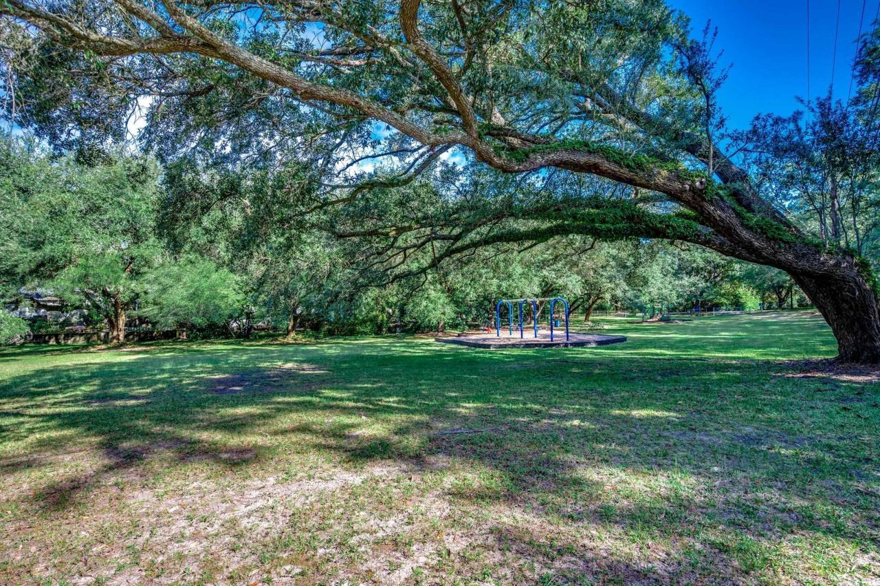 635 Magnolia Dr. Photo 40